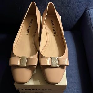 Anne Klein flats with bow nude 9.5 M